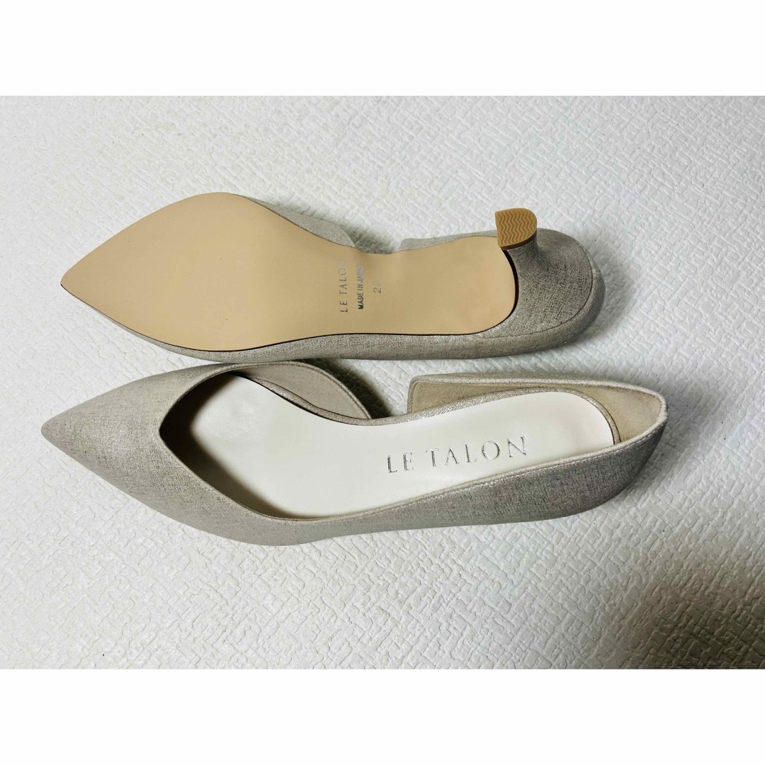 Le Talon(ルタロン)のMH8◆新品◆Le Talon Vカットサイドオープンパンプス 25.0 日本製 レディースの靴/シューズ(ハイヒール/パンプス)の商品写真
