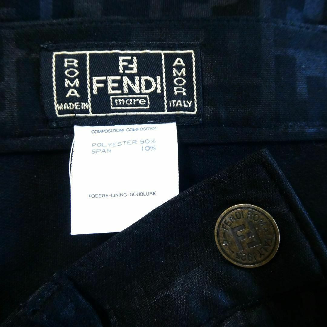 FENDI(フェンディ)の美品 FENDI ズッカ柄 ストレッチ テーパード パンツ スラックス レディースのパンツ(カジュアルパンツ)の商品写真