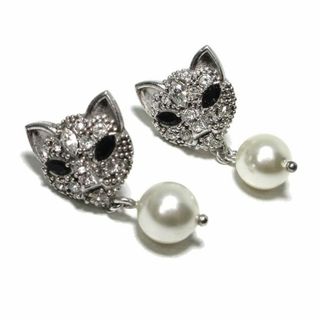 ミュウミュウ(miumiu)の【新品】ミュウミュウ アクセサリー 5JO111 SILVER MICRO JE CREAM+CRISTAL(シルバー系) MIU MIU シルバー ラインストーン フェイクパール ネコ キャットモチーフ ピアス アウトレット レディース(ピアス)