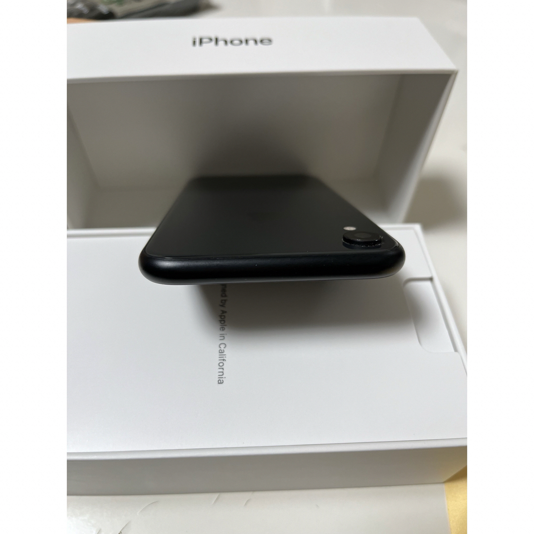 iPhone(アイフォーン)の★美品★iPhoneXR 128GB SIMフリー 本体 スマホ/家電/カメラのスマートフォン/携帯電話(スマートフォン本体)の商品写真