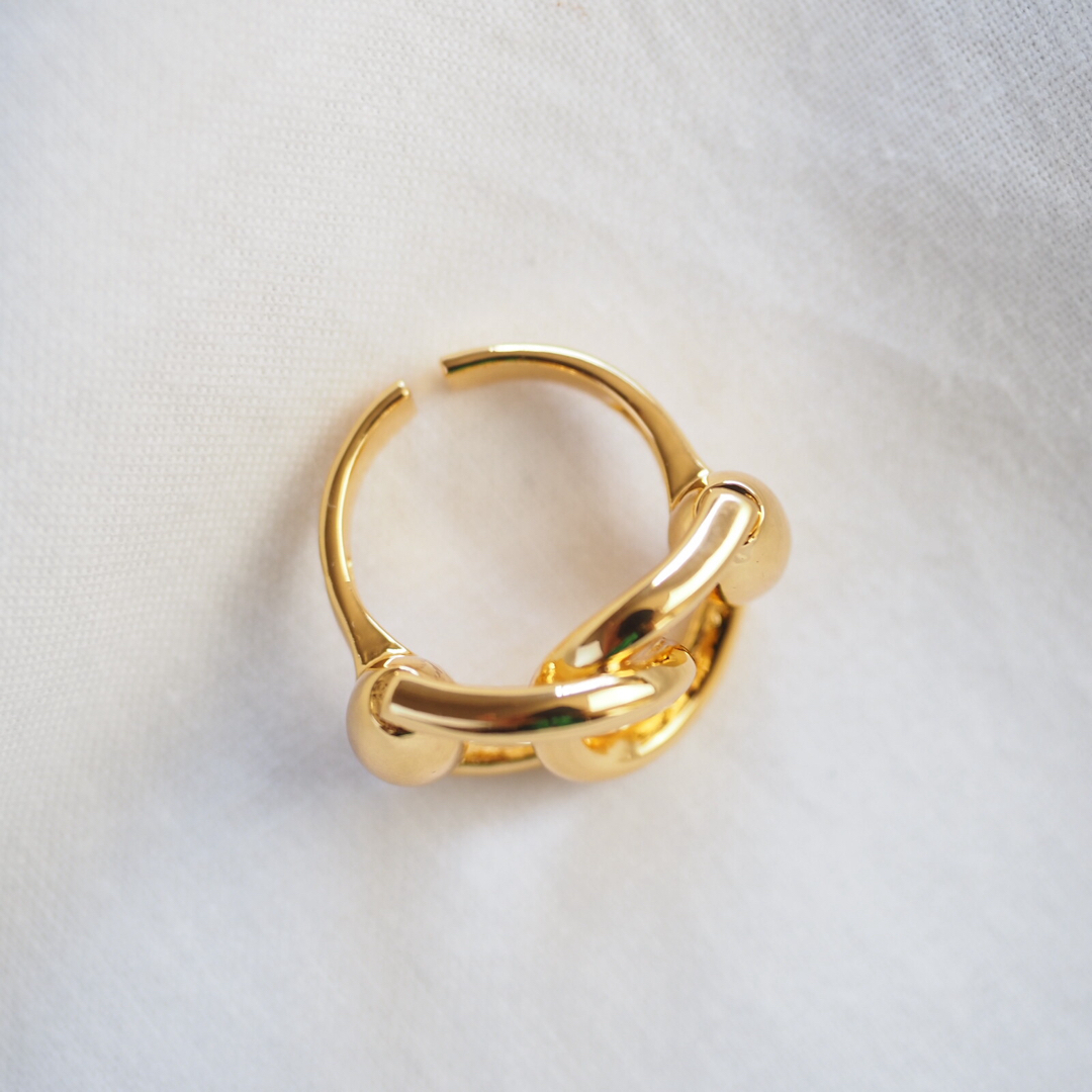 ゴールドリング　デザインリング レディースのアクセサリー(リング(指輪))の商品写真