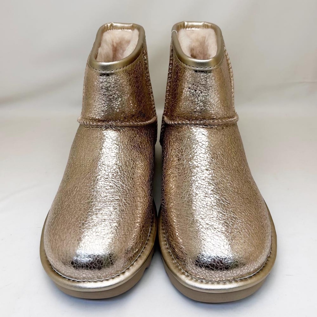 UGG(アグ)の新品 UGG ブーツ METALLIC SPARKLE ゴールド 26.0cm レディースの靴/シューズ(ブーツ)の商品写真