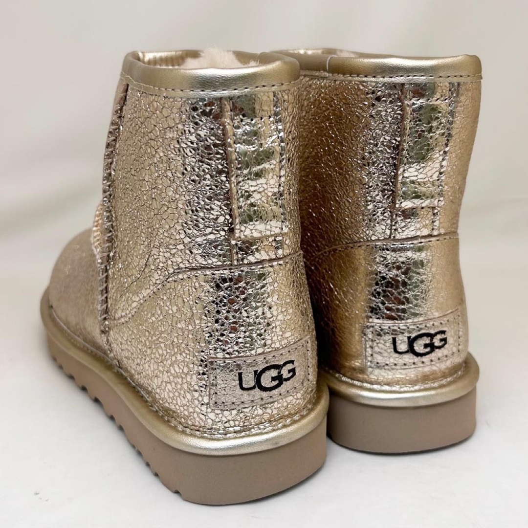 UGG(アグ)の新品 UGG ブーツ METALLIC SPARKLE ゴールド 26.0cm レディースの靴/シューズ(ブーツ)の商品写真