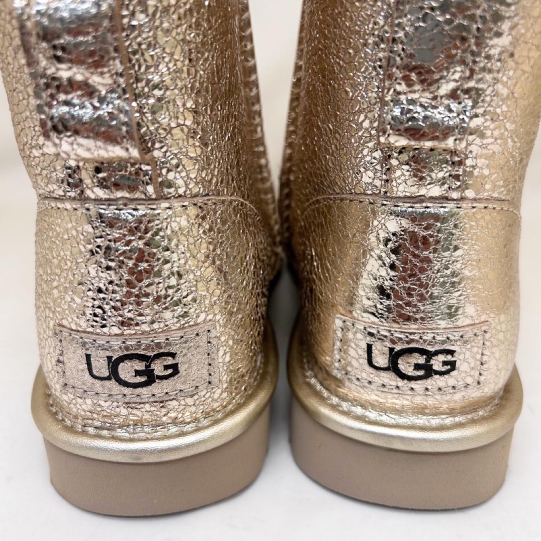 UGG(アグ)の新品 UGG ブーツ METALLIC SPARKLE ゴールド 26.0cm レディースの靴/シューズ(ブーツ)の商品写真