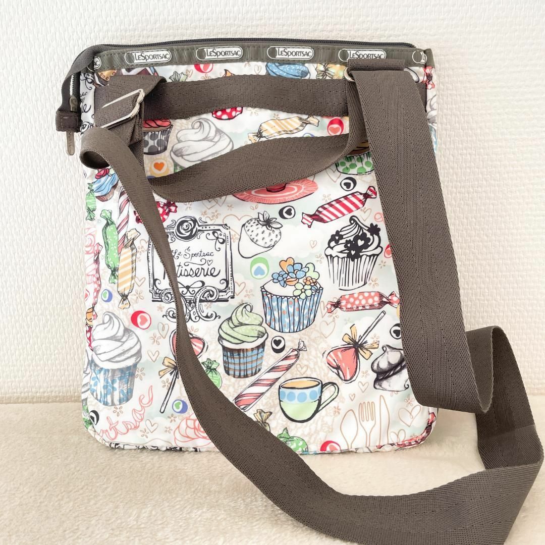 LeSportsac(レスポートサック)の美品✨LeSportsacレスポートサックショルダーバッグハンドバッグホワイト白 レディースのバッグ(ショルダーバッグ)の商品写真