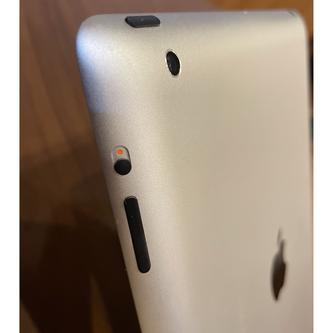 iPad(アイパッド)のiPad 第4世代　Wi-Fiモデル　画面白モヤ有　ジャンク スマホ/家電/カメラのPC/タブレット(タブレット)の商品写真