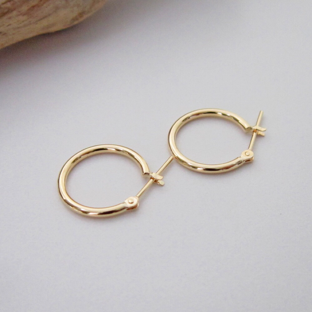 高い品質 【日本製】18金【刻印入・本物】K18フープ15mm×1.5mmピアス【片耳】 ピアス アクセサリー