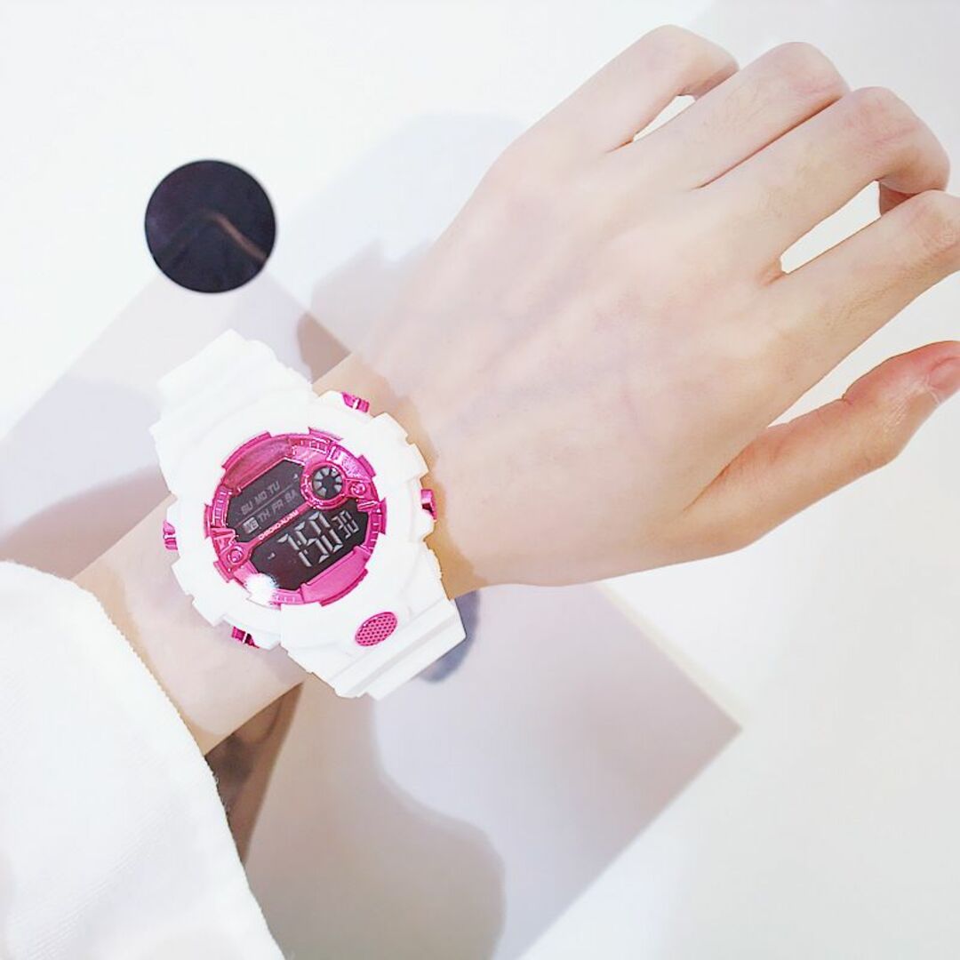 ホワイト★ビックフェイス スポーツウォッチ●ファッション シリコン腕時計 ピンク レディースのファッション小物(腕時計)の商品写真