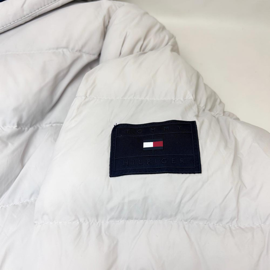 TOMMY HILFIGER(トミーヒルフィガー)の新品 わけありトミーヒルフィガー 中綿ジャケット 158AN508 ホワイト S メンズのジャケット/アウター(ダウンジャケット)の商品写真