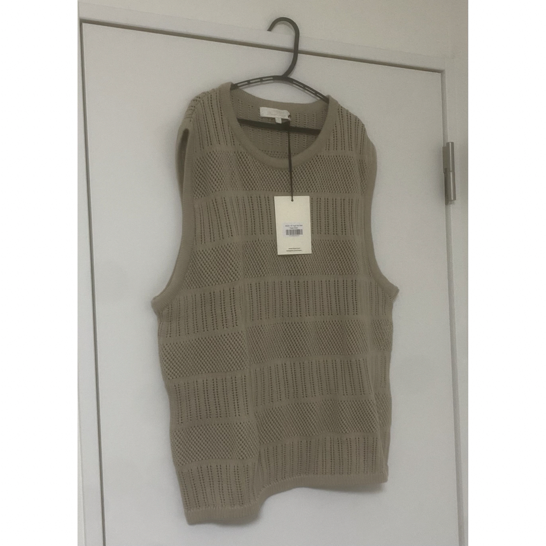 COMOLI(コモリ)のmfpen Typo Knit Vest メンズのトップス(ベスト)の商品写真