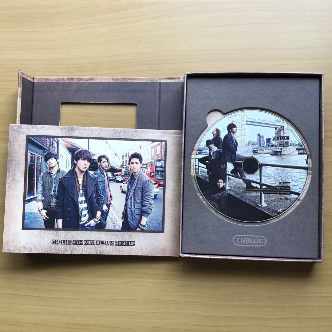 CNBLUE(シーエヌブルー)のCNBLUE 4TH MINI ALBUM 『Re: BLUE』 エンタメ/ホビーのCD(K-POP/アジア)の商品写真