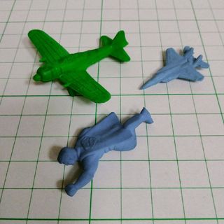 零戦・F15戦闘機・スーパーマン　ゴム製フィギュア(ミリタリー)