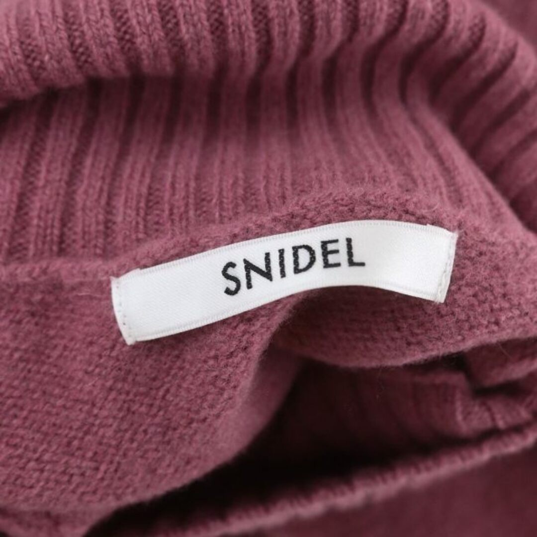 SNIDEL(スナイデル)のスナイデル ショートブローチニット セーター 長袖 ブローチ付き F ピンク レディースのトップス(ニット/セーター)の商品写真