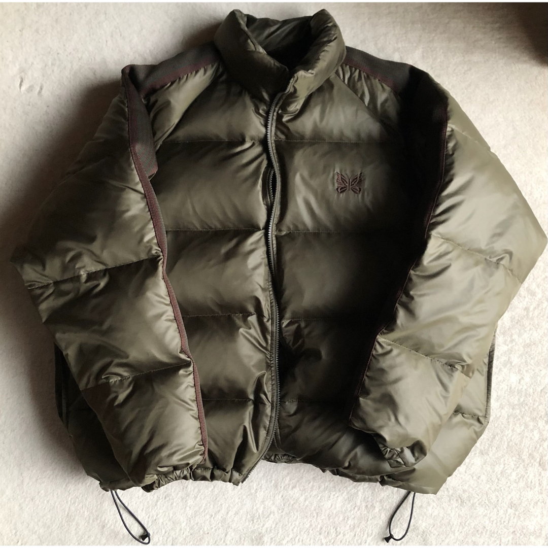 Needles - NEEDLES BEAMS 別注 DOWN JACKET 緑 オリーブ Mの通販 Needles - NEEDLES BEAMS 別注 DOWN JACKET 緑 オリーブ Mの通販
