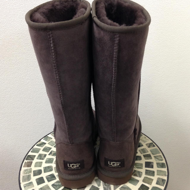 ブーツ新品 UGG クラシックトール チョコレート US8 25cm