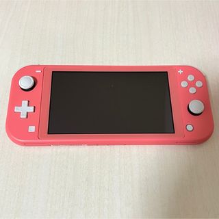 ニンテンドースイッチ(Nintendo Switch)のSWITCH Lite コーラル(携帯用ゲーム機本体)