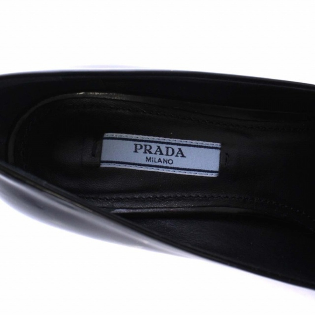 PRADA(プラダ)のプラダ トライアングルプレートローファー スクエアトゥ 黒 1D763M レディースの靴/シューズ(ローファー/革靴)の商品写真