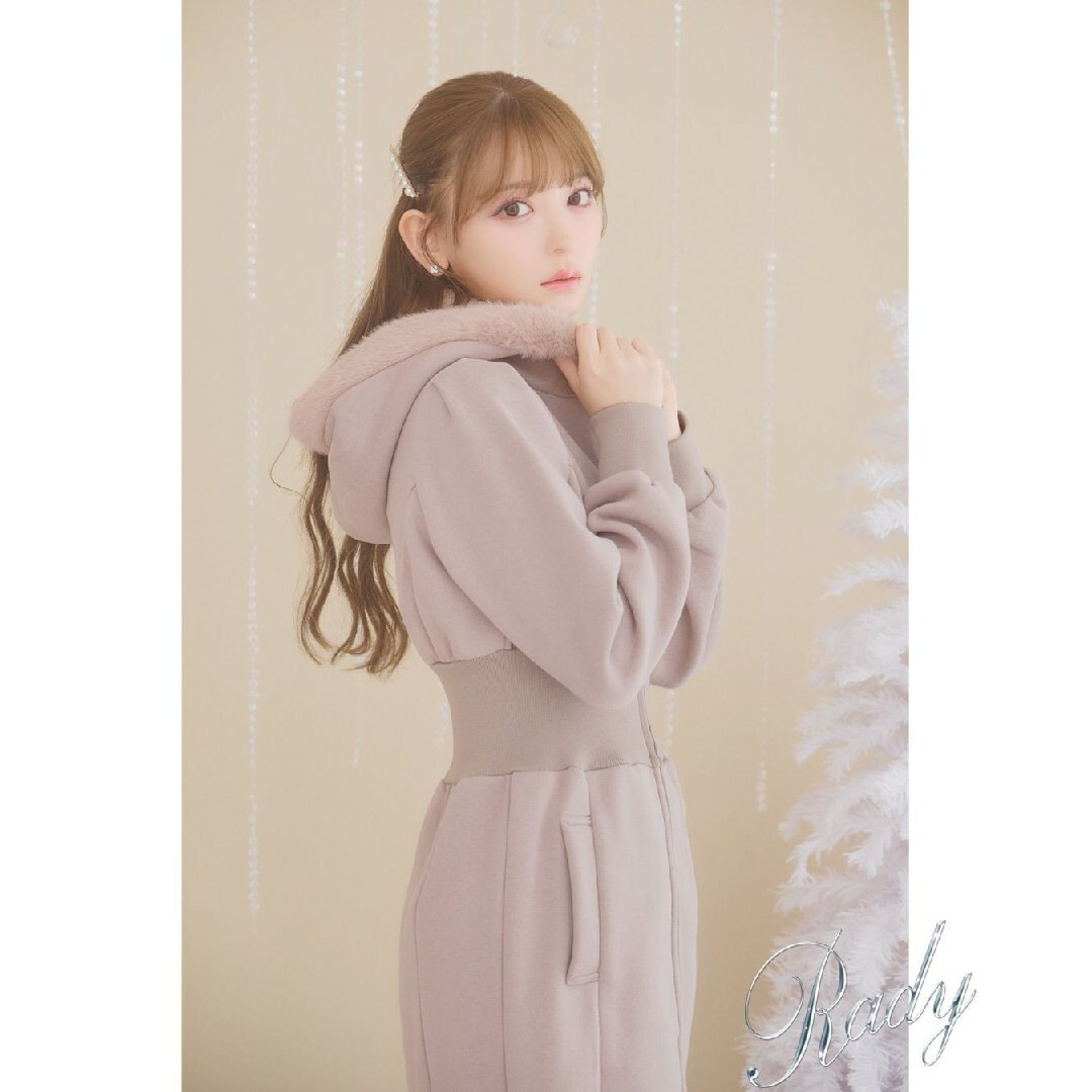 ラスト1点、Ｍ【新品未開封】Rady　大人気希少♡ファーフードマキシワンピース