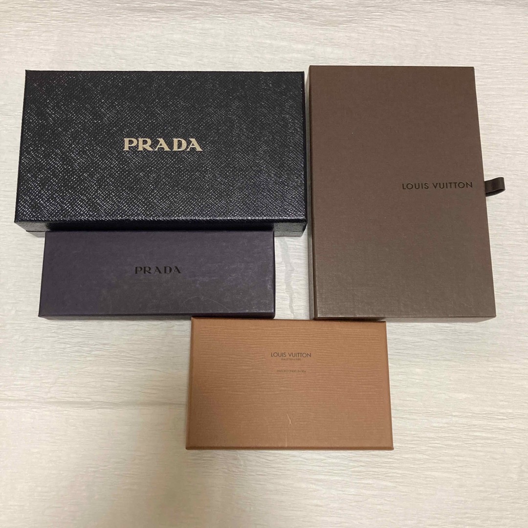 PRADA(プラダ)のPRADA LOUIS VUITTON 空箱　4箱 レディースのバッグ(ショップ袋)の商品写真