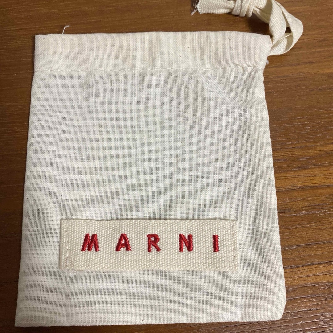 Marni(マルニ)のMARNI カードケース　パスケース レディースのファッション小物(名刺入れ/定期入れ)の商品写真