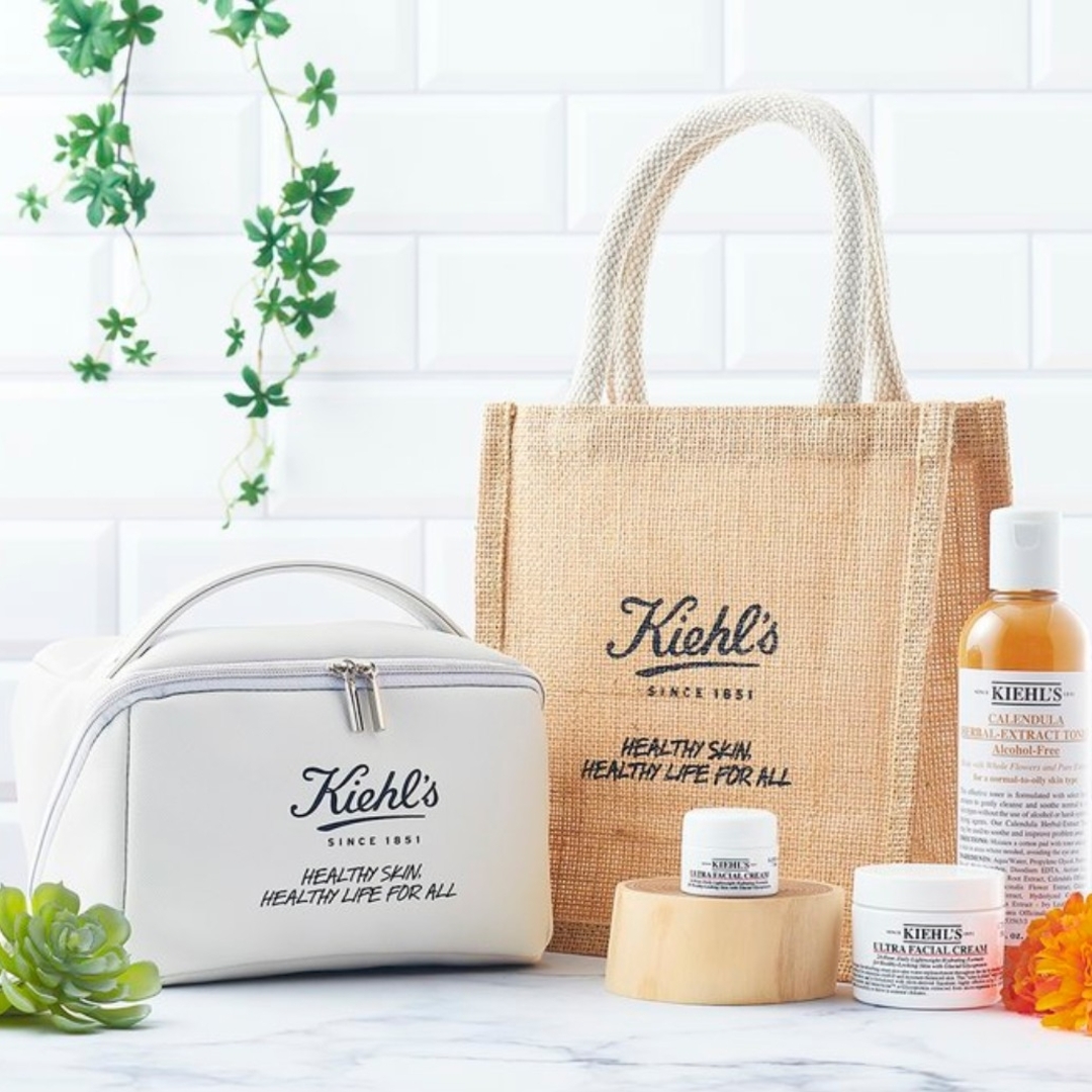 Kiehl's(キールズ)のキールズ　ノベルティ　バニティポーチ　バッグ エンタメ/ホビーのコレクション(ノベルティグッズ)の商品写真