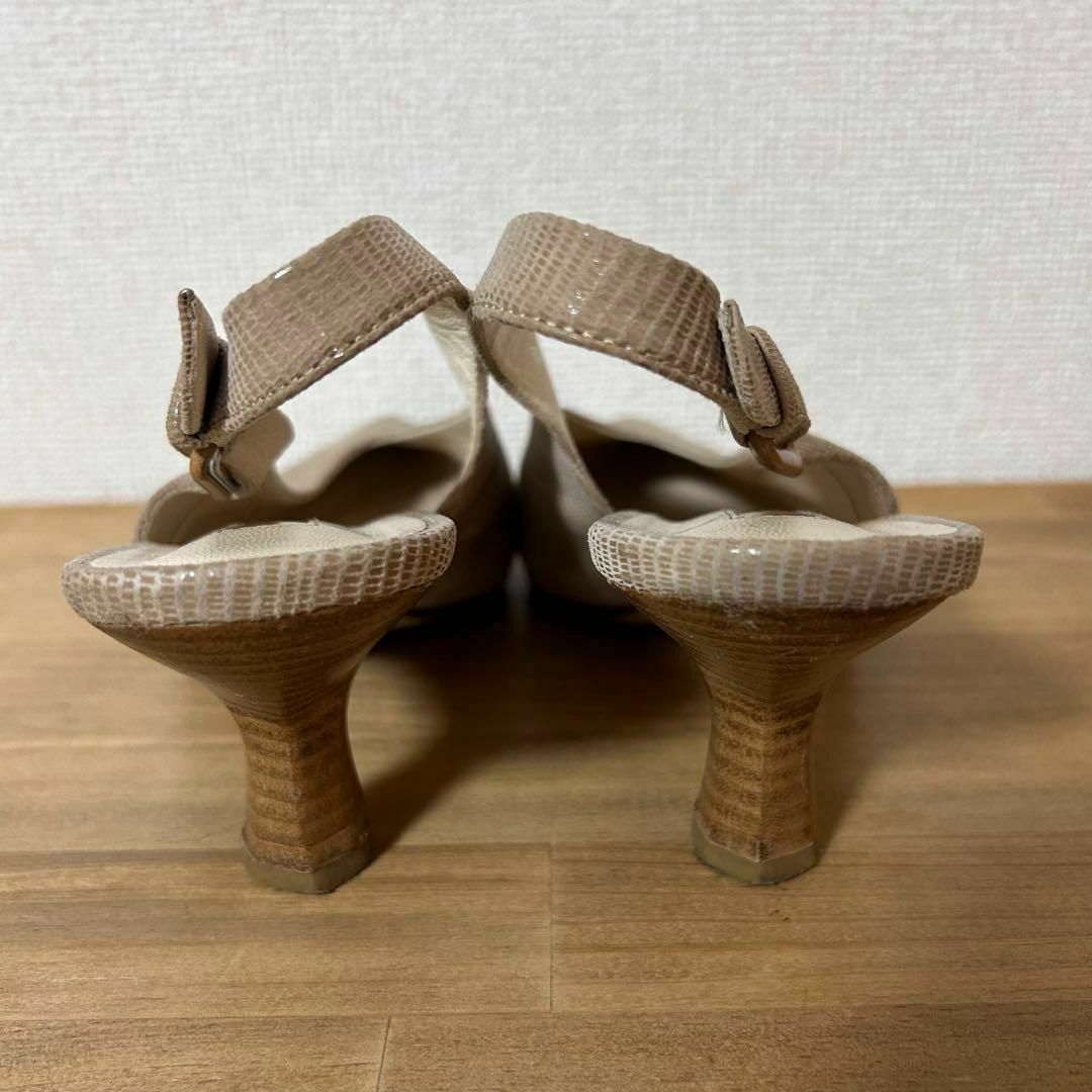 YOSHITO(ヨシト)のYoshito ヨシト　パンプスサンダル　ストラップ　24cm ベージュ　型押し レディースの靴/シューズ(ハイヒール/パンプス)の商品写真