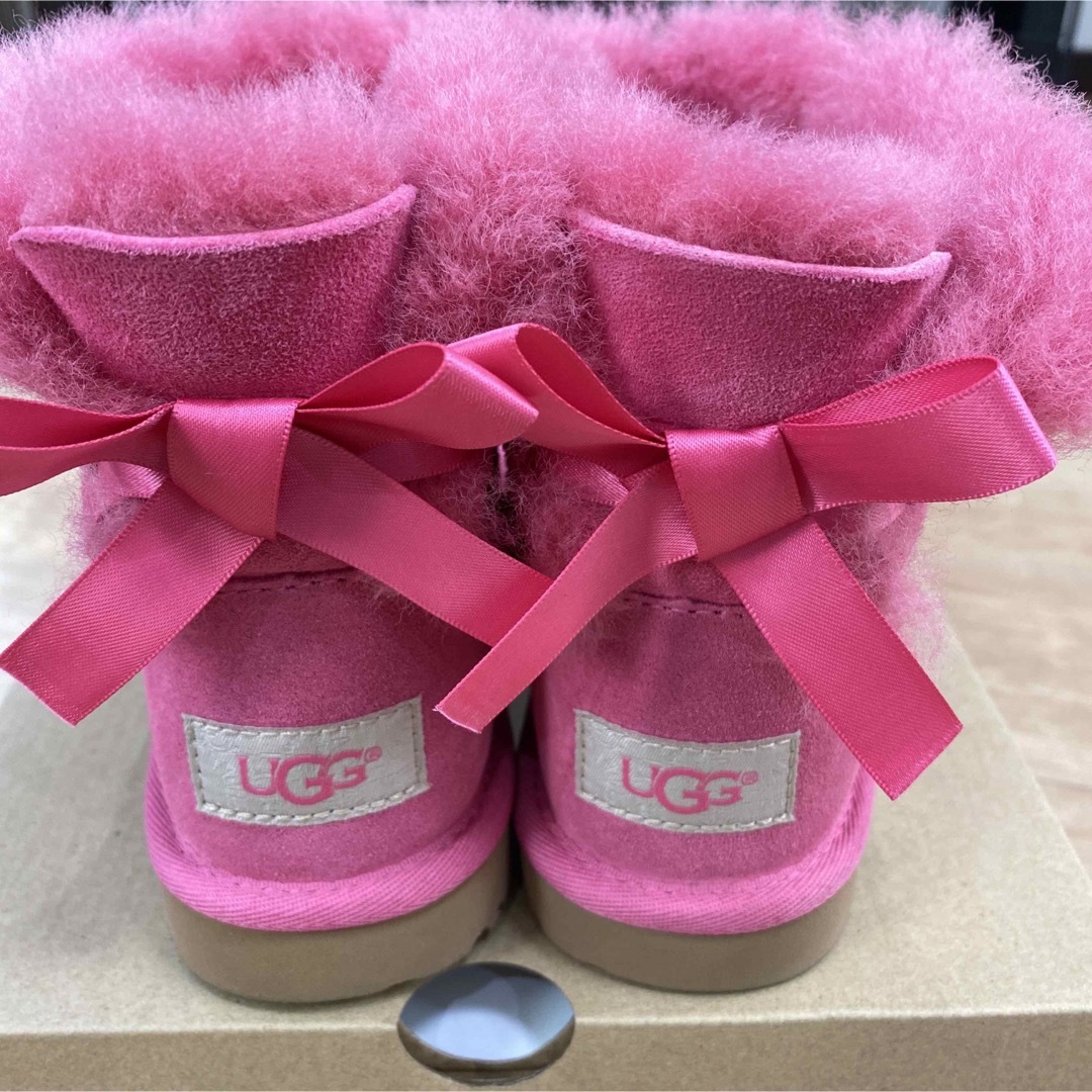 UGG(アグ)のuggベイリーボウ  19.5cm キッズ/ベビー/マタニティのキッズ靴/シューズ(15cm~)(ブーツ)の商品写真