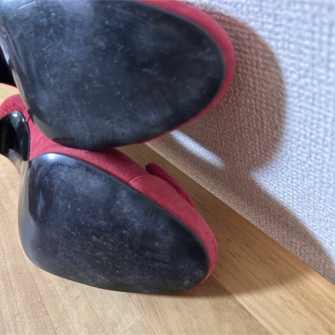 SEVEN TWELVE THIRTY(セブントゥエルヴサーティ)のセブントゥエルブサーティー　ⅦⅫⅩⅩⅩ スエード　パンプス　23.5cm 赤 レディースの靴/シューズ(ハイヒール/パンプス)の商品写真