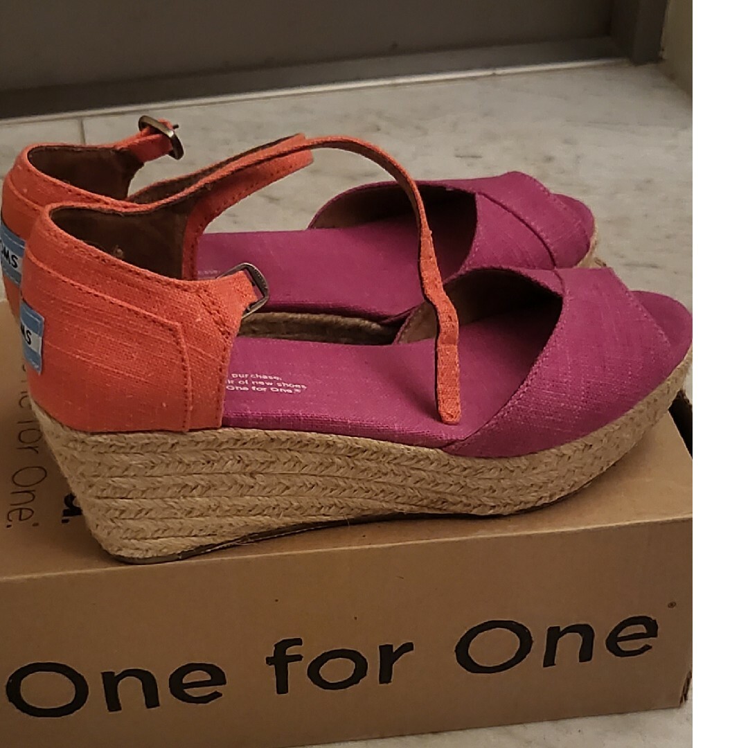 TOMS(トムズ)のTOMS ウェッジソール　サンダル レディースの靴/シューズ(サンダル)の商品写真