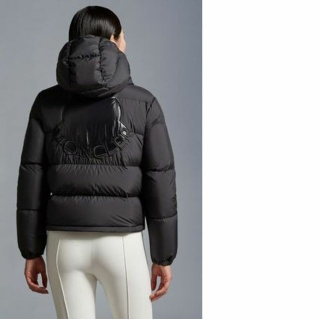 MONCLER(モンクレール)の●新品/正規品●MONCLER EBRE フード付 ショート ダウン  レディースのジャケット/アウター(ダウンジャケット)の商品写真