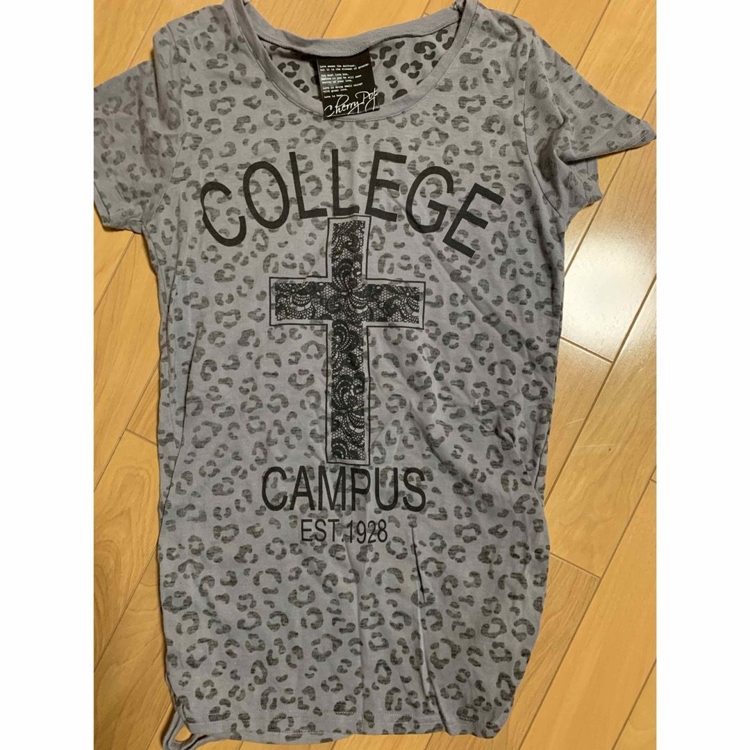 十字架柄Tシャツ レディースのトップス(Tシャツ(半袖/袖なし))の商品写真
