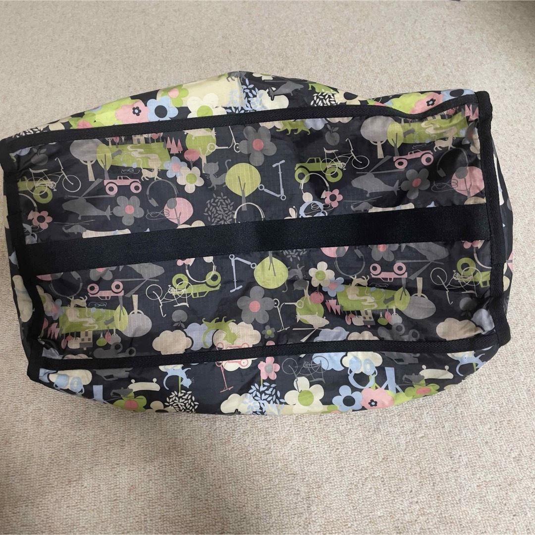 LeSportsac(レスポートサック)のLeSportsac バッグ ボストンバッグ   BIG花柄 総柄   レディースのバッグ(ボストンバッグ)の商品写真