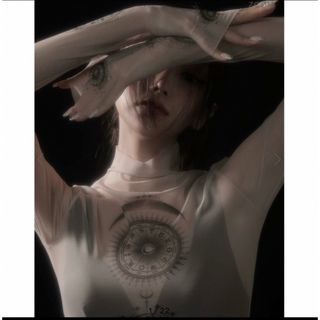 バブルス(Bubbles)のmelt the lady horoscope tattoo tops(カットソー(長袖/七分))