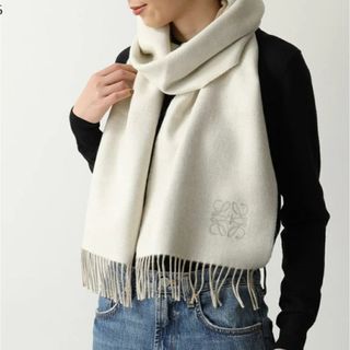 LOEWE - ロエベ バイカラー スカーフ(アイボリー/サンド)の通販 LOEWE - ロエベ バイカラー スカーフ(アイボリー/サンド)の通販