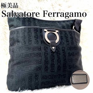 サルヴァトーレフェラガモ(Salvatore Ferragamo)の✨極美品✨　Salvatore Ferragamo ショルダーバッグ　ガンチーニ(ショルダーバッグ)