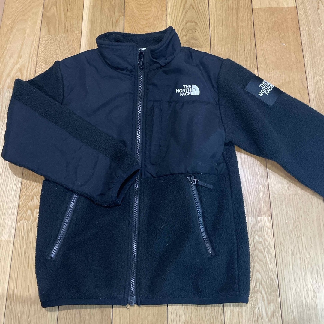 THE NORTH FACE(ザノースフェイス)のTHE NORTH FACE   キッズ　フリースジャケット　130 キッズ/ベビー/マタニティのキッズ服男の子用(90cm~)(ジャケット/上着)の商品写真