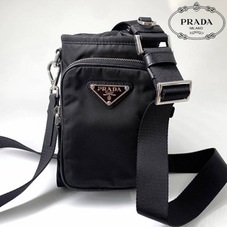 PRADA - PRADA プラダ スマホショルダー バッグ ケース パッチの通販 ...