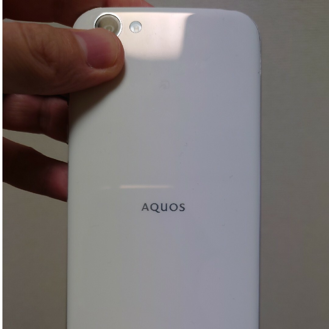 AQUOS(アクオス)のSHV39 スマホ/家電/カメラのスマートフォン/携帯電話(スマートフォン本体)の商品写真