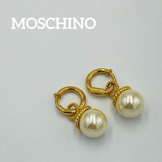 モスキーノ(MOSCHINO)の美品 ★MOSCHINO★ イヤリング パール フープ ゴールド(イヤリング)