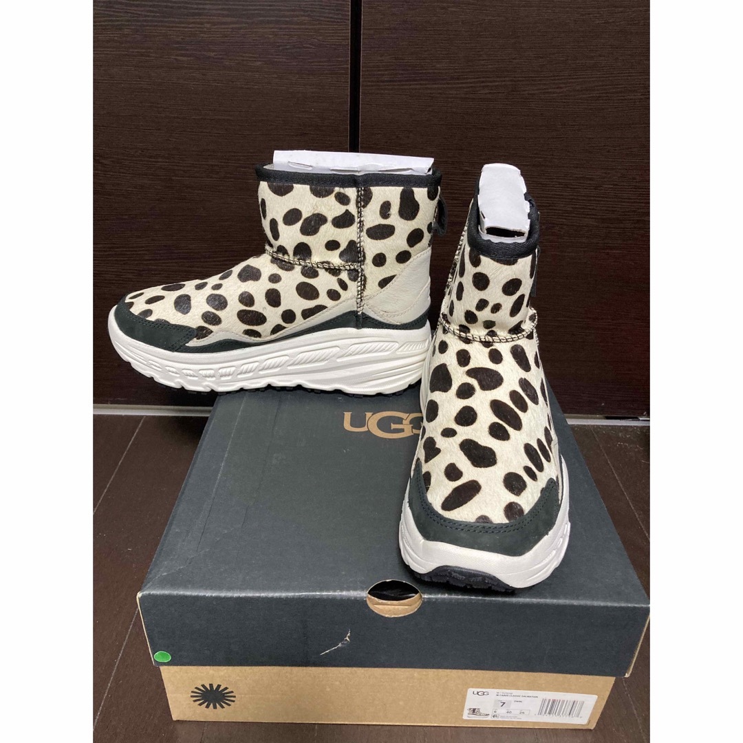 UGG - 新品 UGG ブーツ スニーカー ダルメシアン 25の通販 by 即 UGG - 新品 UGG ブーツ スニーカー ダルメシアン 25の通販 by 即