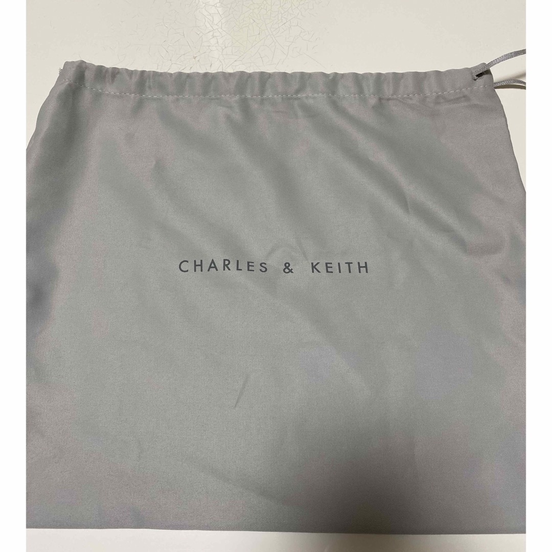 Charles and Keith(チャールズアンドキース)のCHARLES&KEITH ブラックハンドルバッグ レディースのバッグ(ショルダーバッグ)の商品写真