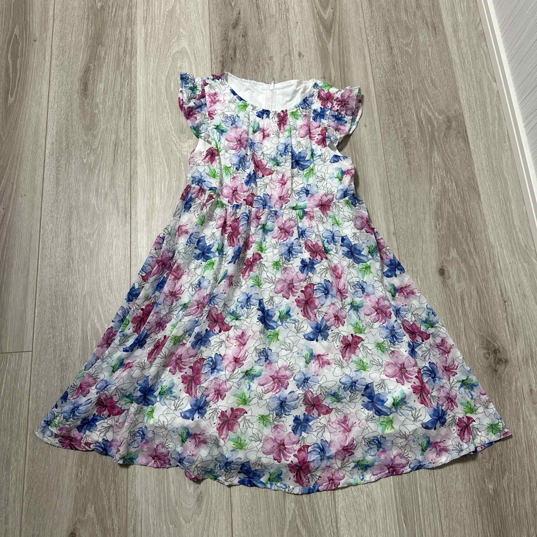 BeBe(ベベ)の美品　BeBe ワンピース130cm キッズ/ベビー/マタニティのキッズ服女の子用(90cm~)(ワンピース)の商品写真