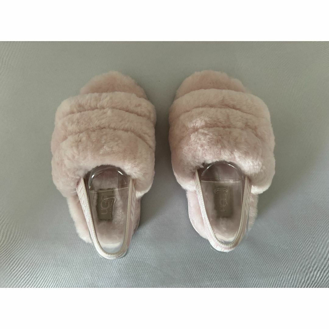 UGG(アグ)の【新品】アグ キッズ フラッフ イヤー スライド サンダル 14.5cm キッズ/ベビー/マタニティのベビー靴/シューズ(~14cm)(サンダル)の商品写真