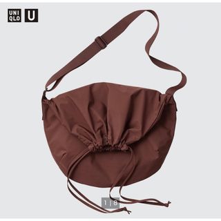 ユニクロ(UNIQLO)の新品　ユニクロU UNIQLO U ドローストリングショルダーバッグ　ワイン(小道具)