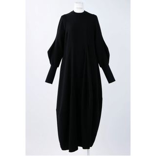 エンフォルド(ENFOLD)の【ENFOLD】CURVE-SLEEVE ASYMMETRY-DRESS(ロングワンピース/マキシワンピース)