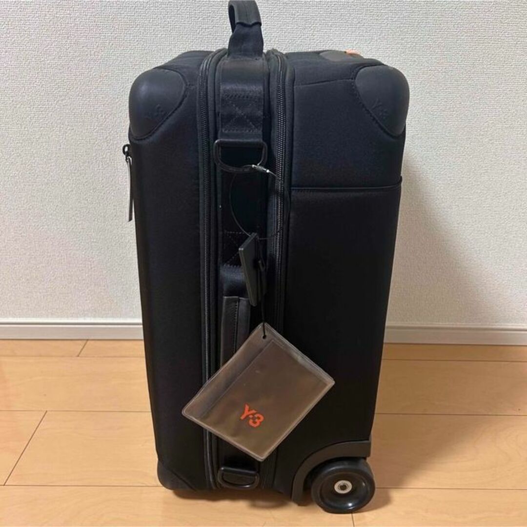 Y-3(ワイスリー)の超美品　Y-3 ワイスリー　キャリーバッグ　2輪　ソフトキャリー　黒　ブラック メンズのバッグ(トラベルバッグ/スーツケース)の商品写真