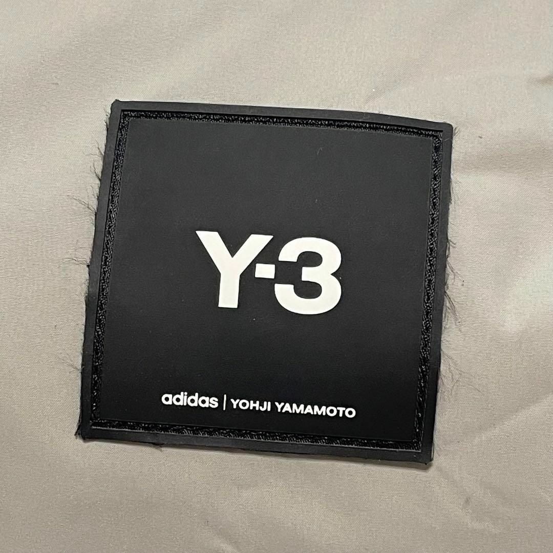 Y-3(ワイスリー)のY-3 グレー ワンショルダーバッグ カバン 鞄 ワイスリーブY3 ボディバッグ メンズのバッグ(ボディーバッグ)の商品写真