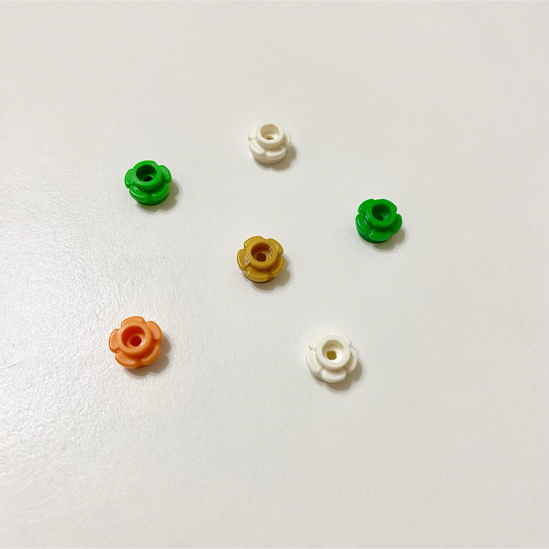 Lego(レゴ)のお花　色々 エンタメ/ホビーのおもちゃ/ぬいぐるみ(その他)の商品写真
