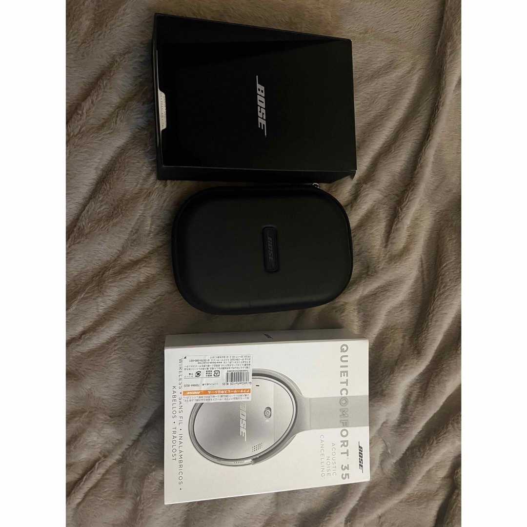 BOSE(ボーズ)のBOSE ブルートゥースヘッドホン QUIETCOMFORT 35 SILVER スマホ/家電/カメラのオーディオ機器(ヘッドフォン/イヤフォン)の商品写真