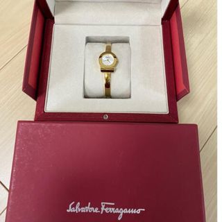 サルヴァトーレフェラガモ(Salvatore Ferragamo)のフェラガモ　時計　レディース　ゴールド(腕時計)